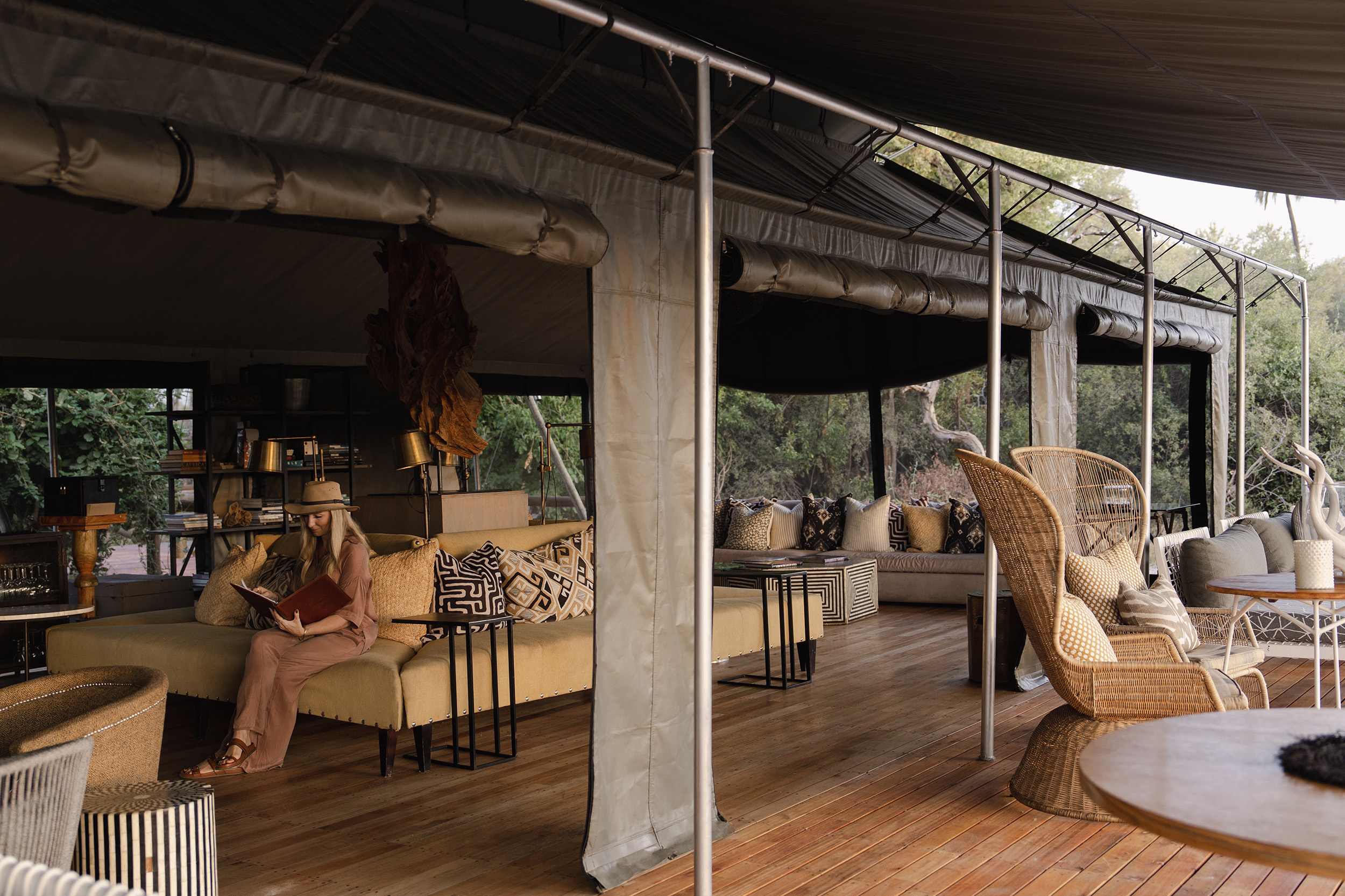 Machaba Safaris Web Botswana Gomoti Camp Amenities Library Machaba Safaris Web Botswana Gomoti Camp Amenities Library